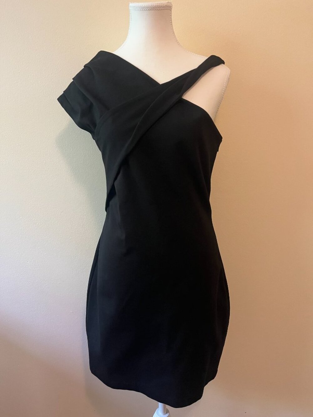 HALSTON HERITAGE Cocktail Sheath Dress - 8, M - Black, Asymmetric Sleeves